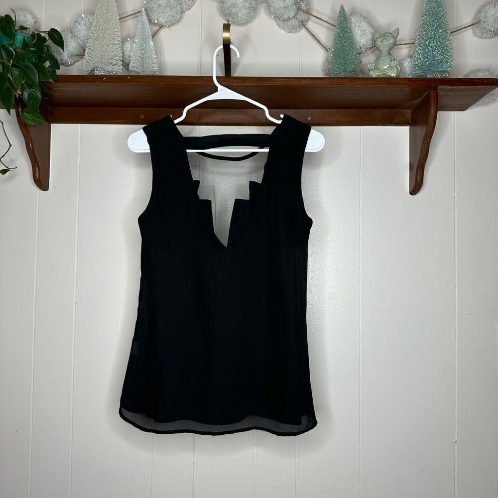 Tobi Women's Illusion Mesh Neckline Sleeveless Tank Top Black Size Small - Picture 2 of 6